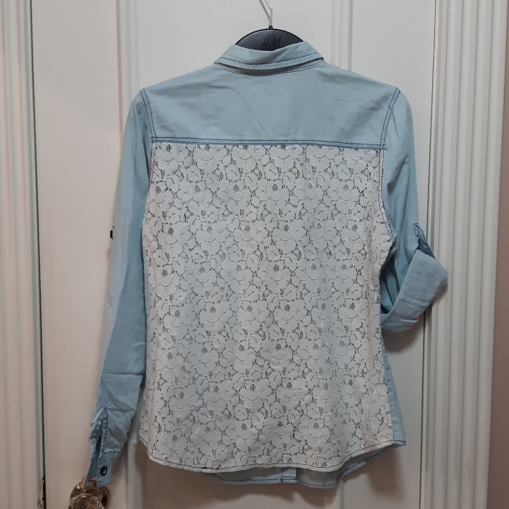 🛍️ Jean shirt with lace back